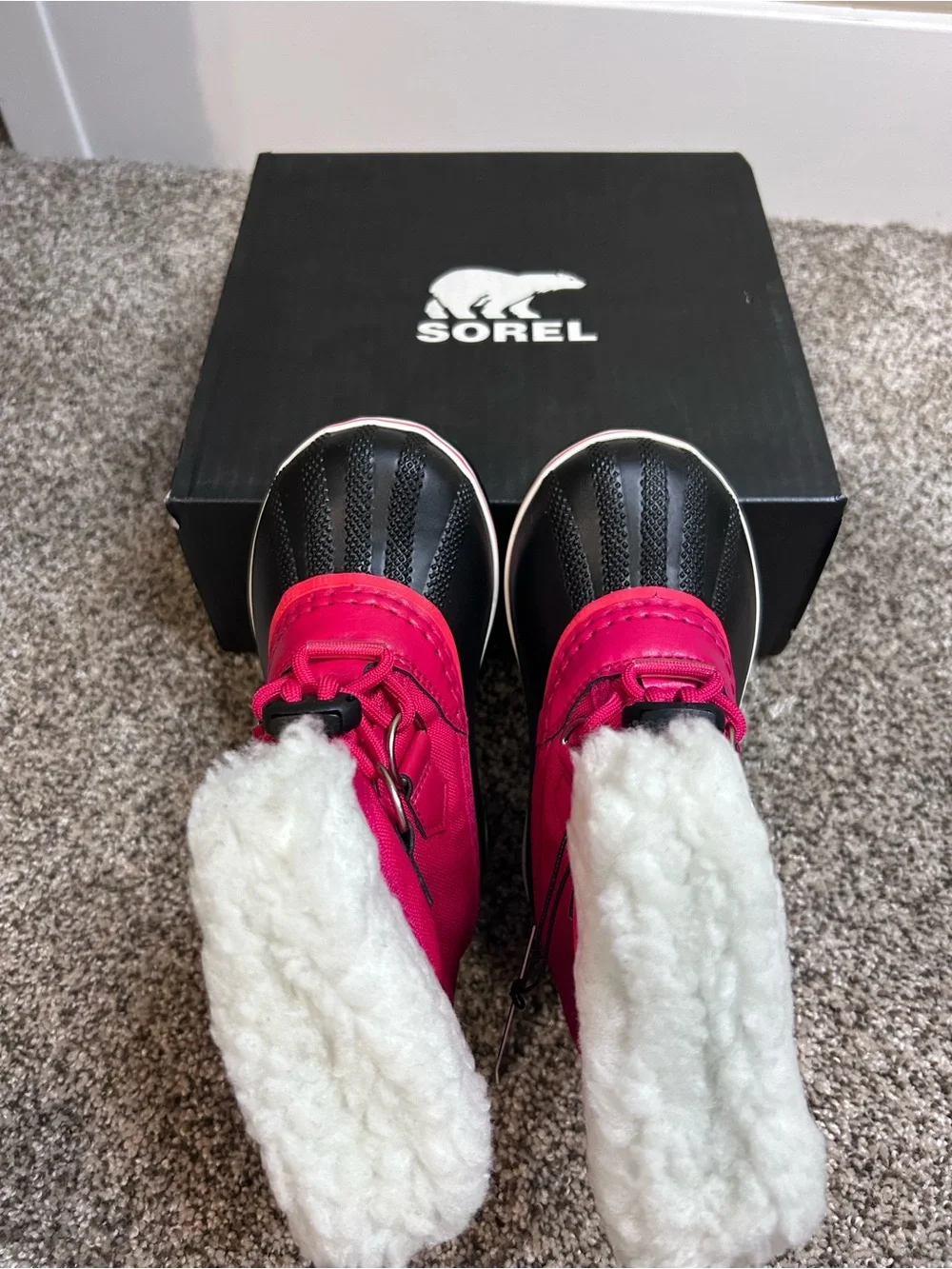 New Sorel Kids Yoot Pac Nylon in Bright Rose, Size 9